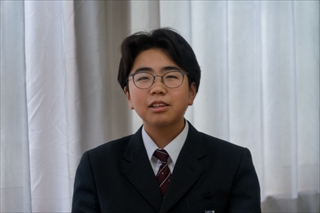 穏やかで素敵な男子中学生